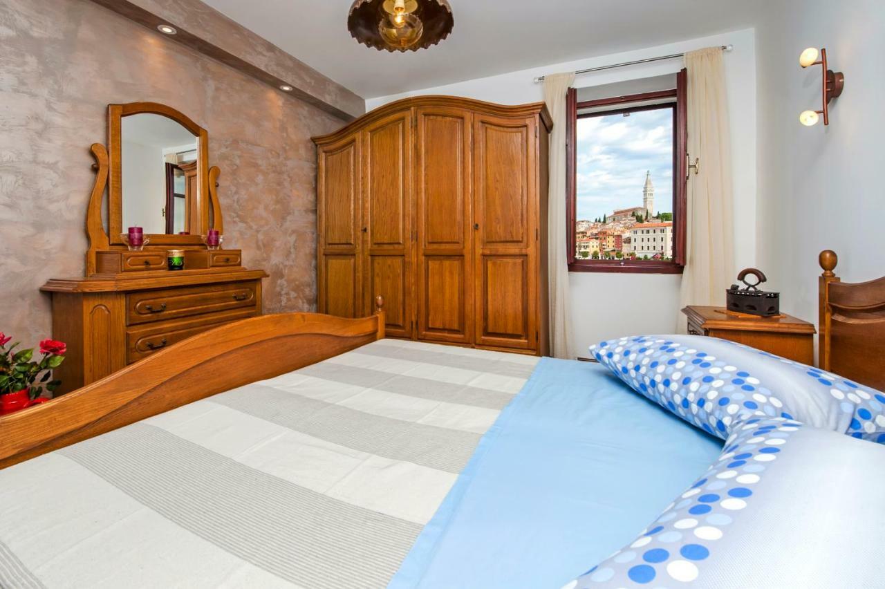 Appartamento Vista Mare - Sea View Rovigno Esterno foto